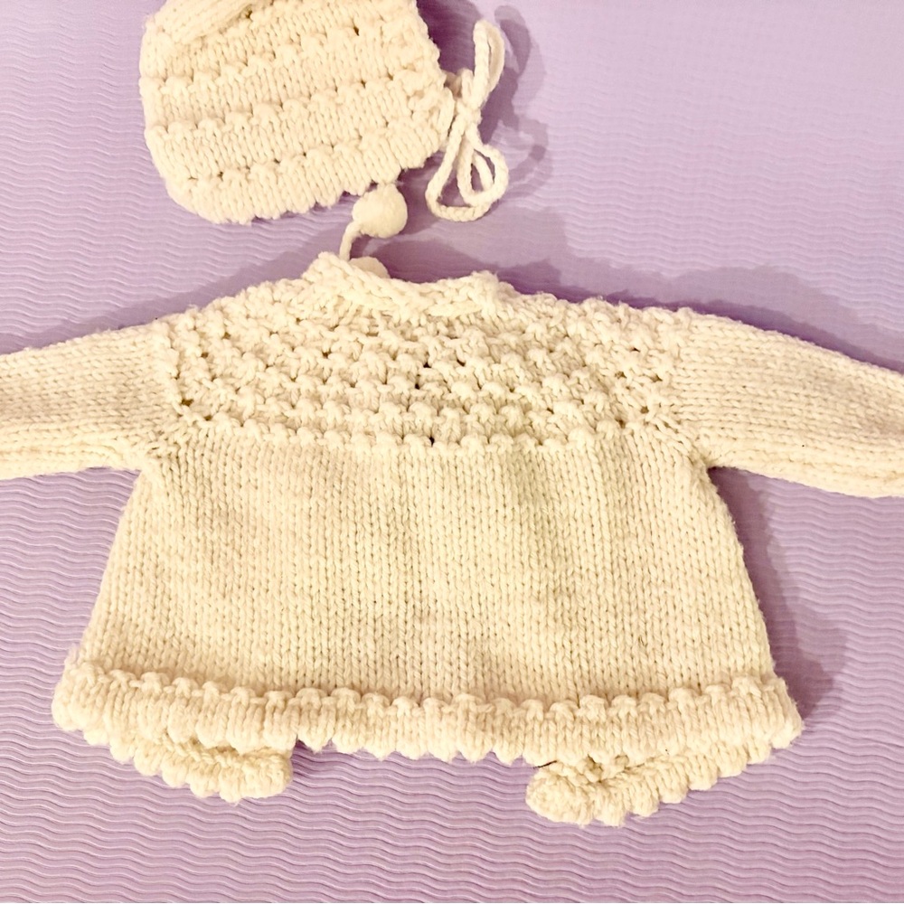 Vintage 1970 Hand Luxury Knitted Ivory Baby Layette Sweater Jacket Bonnet Set - Picture 4 of 11